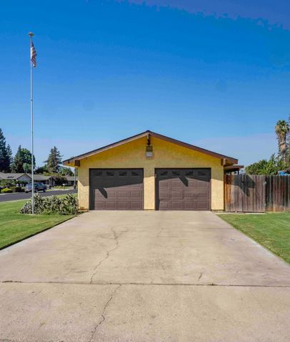 3116 W Beech Avenue, Visalia, CA 93277