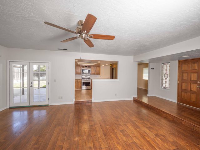 3116 W Beech Avenue, Visalia, CA 93277