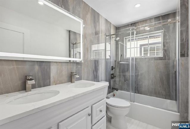 163 Kipp Avenue, Hasbrouck Heights, NJ 07604