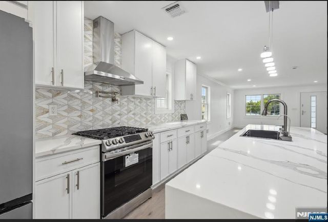 163 Kipp Avenue, Hasbrouck Heights, NJ 07604