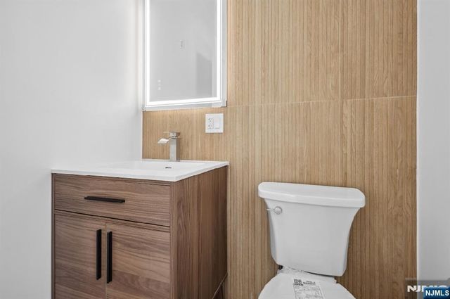 163 Kipp Avenue, Hasbrouck Heights, NJ 07604