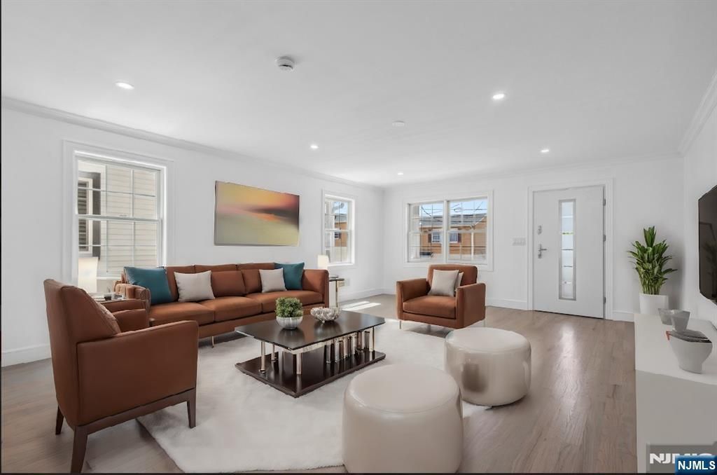 163 Kipp Avenue, Hasbrouck Heights, NJ 07604