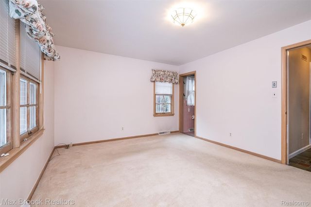 138 S Cranbrook Cross Road, Bloomfield Hills, MI 48301