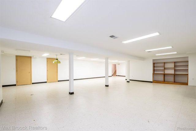 138 S Cranbrook Cross Road, Bloomfield Hills, MI 48301