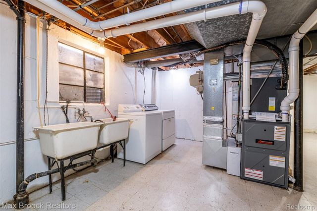 138 S Cranbrook Cross Road, Bloomfield Hills, MI 48301