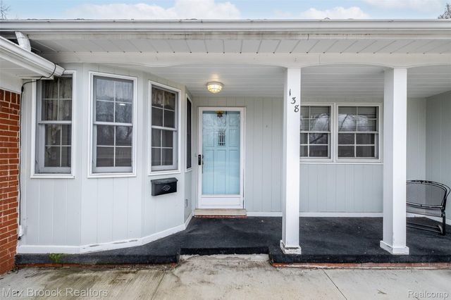 138 S Cranbrook Cross Road, Bloomfield Hills, MI 48301