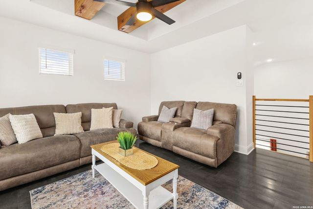 4230 WATERWOOD PASS DR, Elmendorf, TX 78112