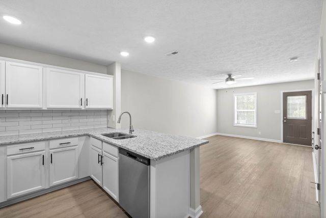 319 Longshadow Trl Unit A, Clarksville, TN 37043