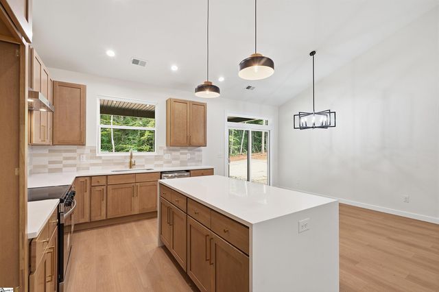 2835 Melvin Hill Road, Campobello, SC 29322