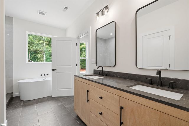 2835 Melvin Hill Road, Campobello, SC 29322