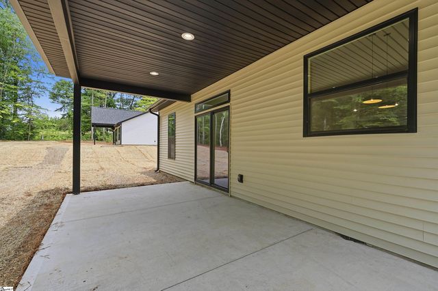 2835 Melvin Hill Road, Campobello, SC 29322