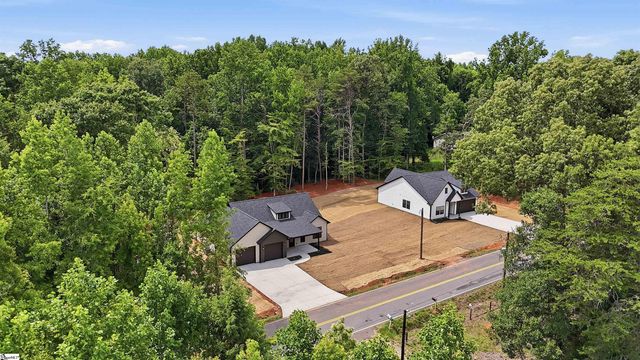 2835 Melvin Hill Road, Campobello, SC 29322