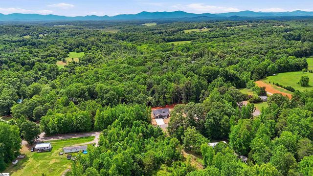 2835 Melvin Hill Road, Campobello, SC 29322