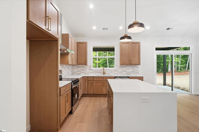 2835 Melvin Hill Road, Campobello, SC 29322