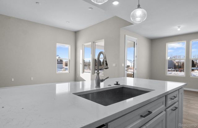 20601 West Kilburn Drive, Macomb Township, MI 48044
