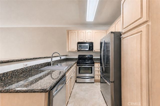 300 N El Molino Avenue 117, Pasadena, CA 91101