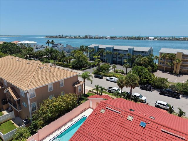 357 8TH AVENUE N 4, Tierra Verde, FL 33715