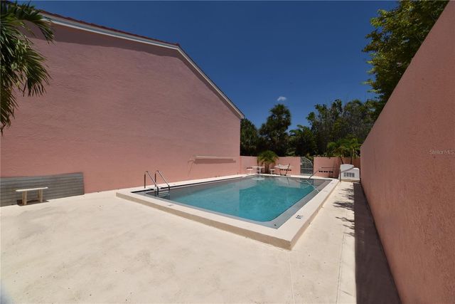 357 8TH AVENUE N 4, Tierra Verde, FL 33715