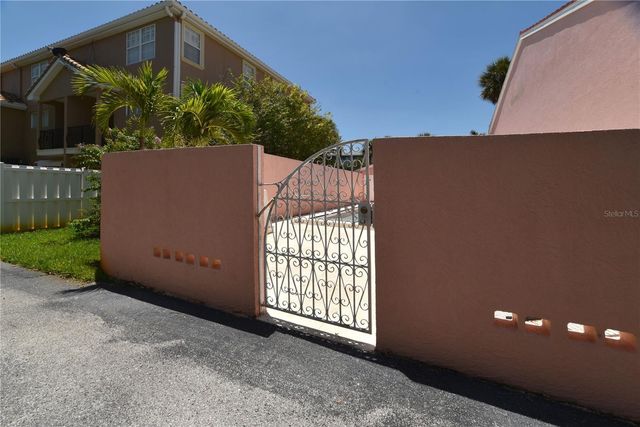 357 8TH AVENUE N 4, Tierra Verde, FL 33715