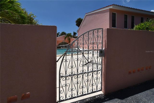 357 8TH AVENUE N 4, Tierra Verde, FL 33715