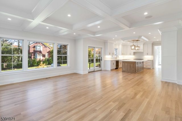 2 Whitman Dr, Chatham Twp., NJ 07928