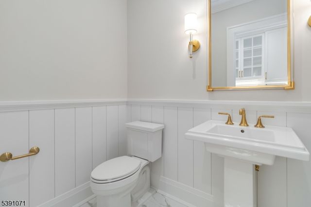 2 Whitman Dr, Chatham Twp., NJ 07928