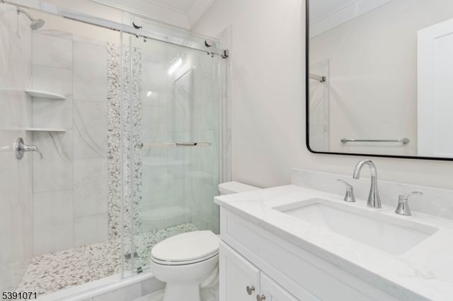 2 Whitman Dr, Chatham Twp., NJ 07928