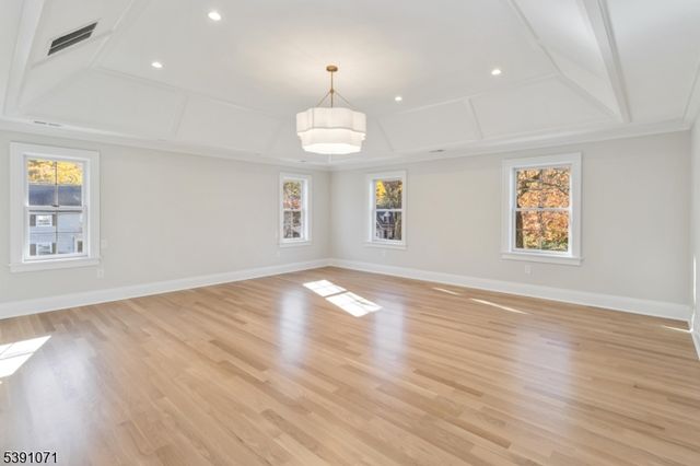 2 Whitman Dr, Chatham Twp., NJ 07928