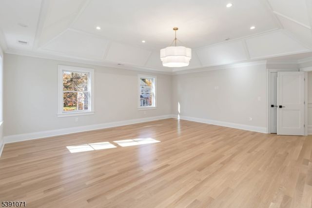 2 Whitman Dr, Chatham Twp., NJ 07928