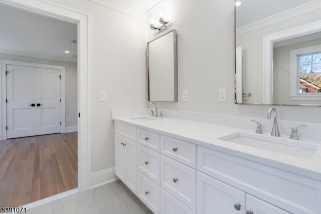 2 Whitman Dr, Chatham Twp., NJ 07928