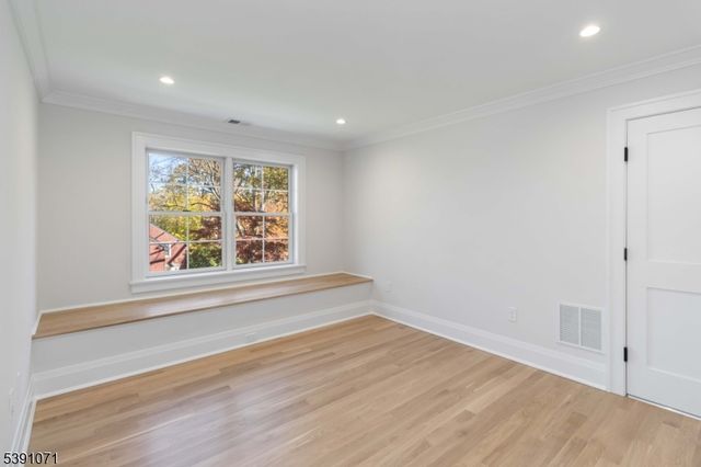 2 Whitman Dr, Chatham Twp., NJ 07928