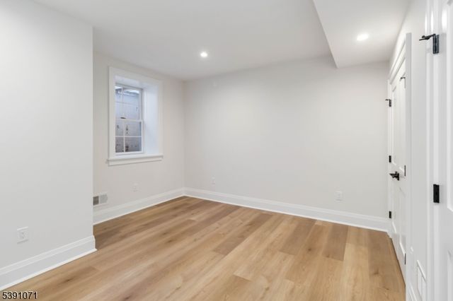 2 Whitman Dr, Chatham Twp., NJ 07928