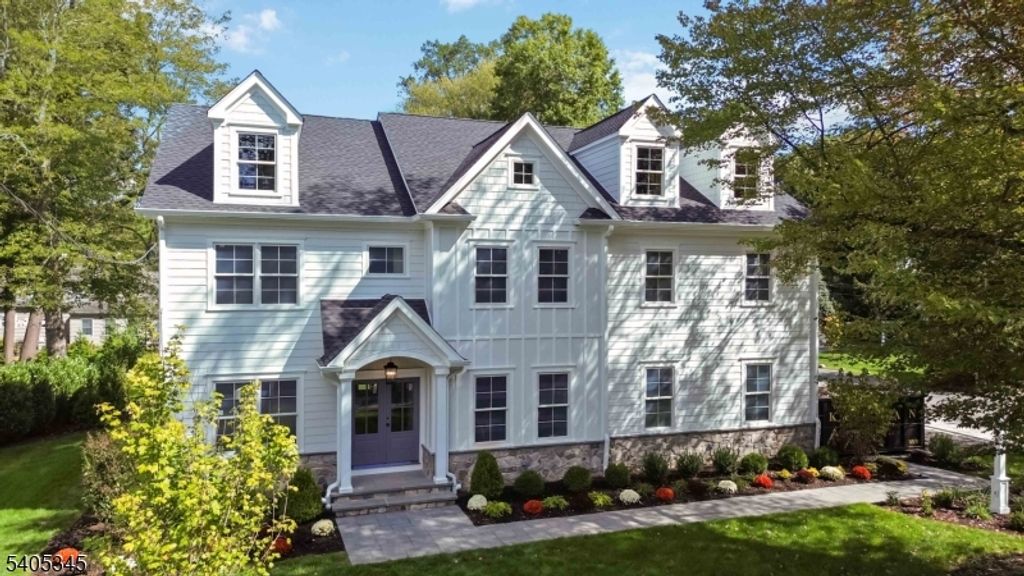 2 Whitman Dr, Chatham Twp., NJ 07928