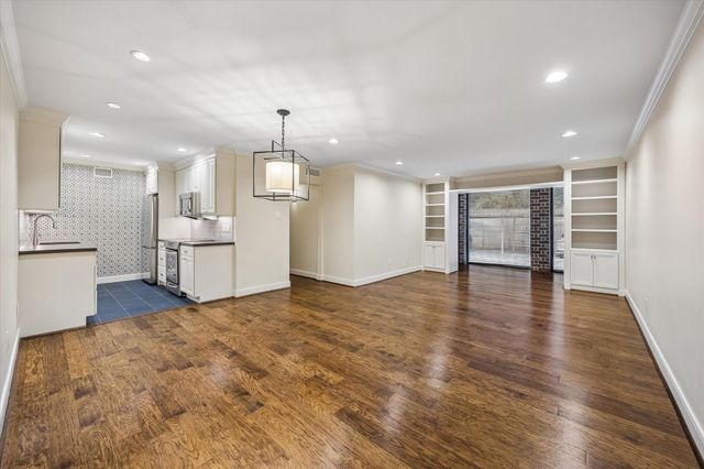 7555 Katy Freeway 65, Houston, TX 77024