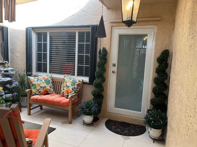 19505 E Lake Drive, Hialeah, FL 33015