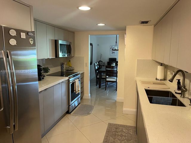 19505 E Lake Drive, Hialeah, FL 33015