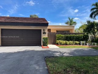 19505 E Lake Drive, Hialeah, FL 33015