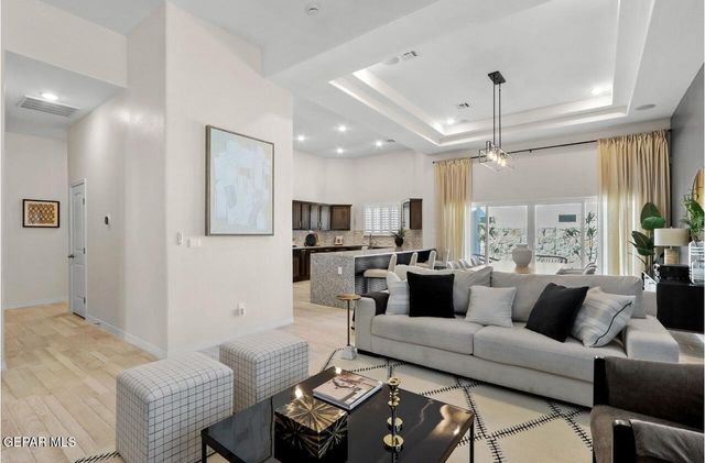 132 Peregrino Trail, Sunland Park, NM 88008