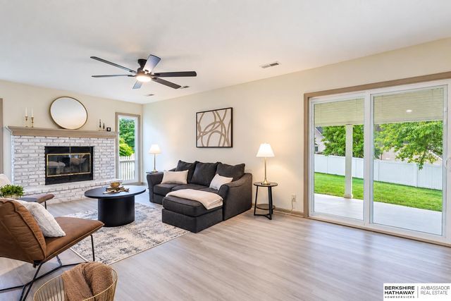 4205 McCarty Loup, Bellevue, NE 68123