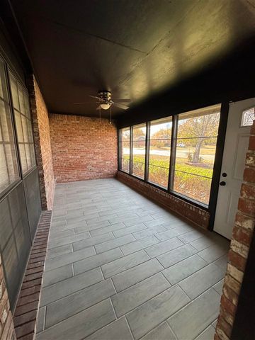 3411 NW Ferris Ave, Lawton, OK 73505