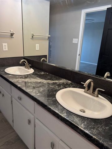 3411 NW Ferris Ave, Lawton, OK 73505