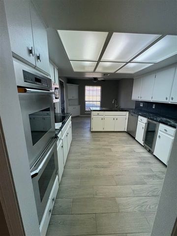 3411 NW Ferris Ave, Lawton, OK 73505