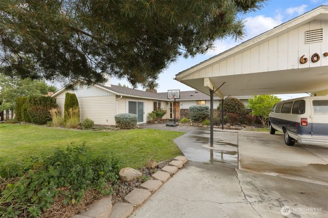 603 N Crestview Drive, Moses Lake, WA 98837