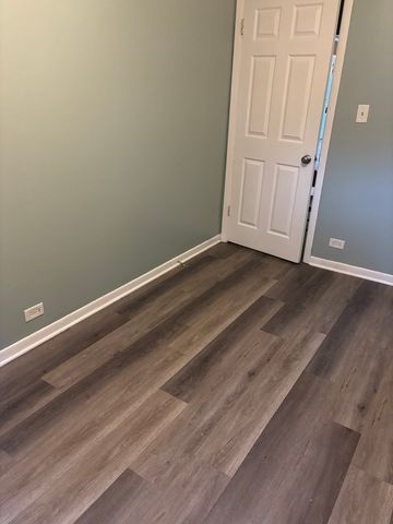 27W029 Oak Street, Hanover Park, IL 60133