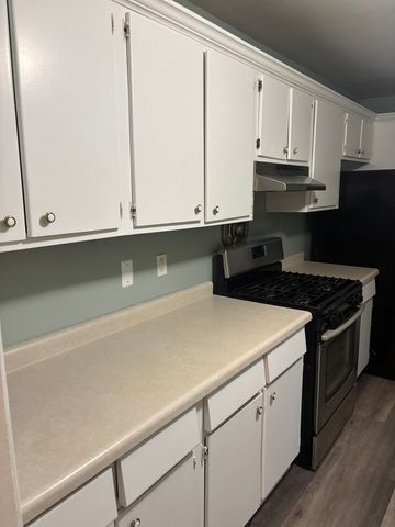 27W029 Oak Street, Hanover Park, IL 60133