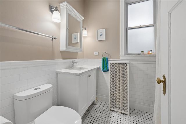 5522 S Everett Avenue 1, Chicago, IL 60637