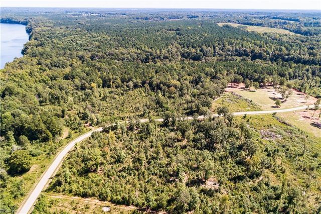 550 Ferry Landing DR, Boydton, VA 23917