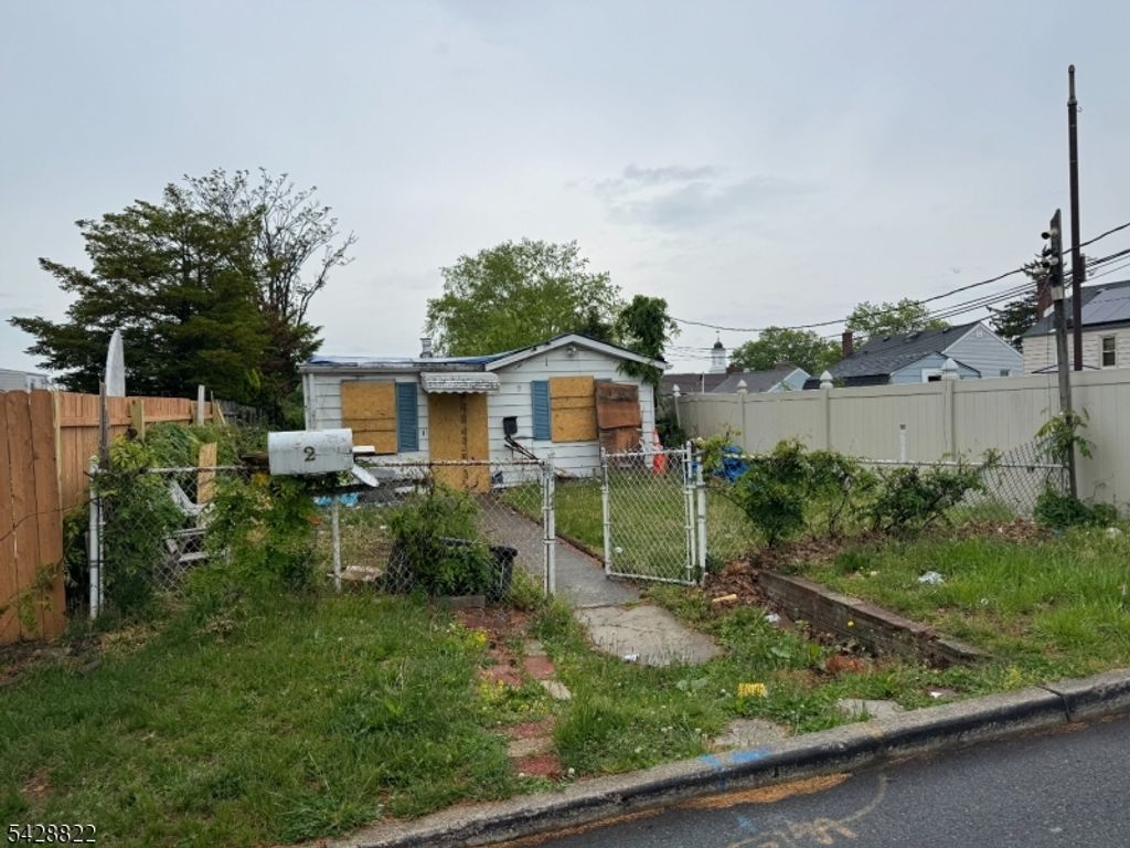 2 Donald St, Clifton City, NJ 07011