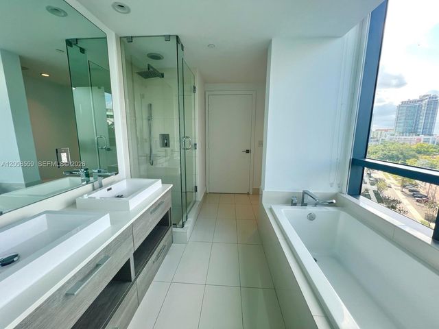 650 NE 32nd Street 908, Miami, FL 33137