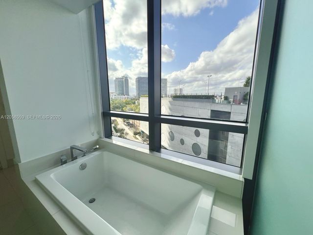 650 NE 32nd Street 908, Miami, FL 33137